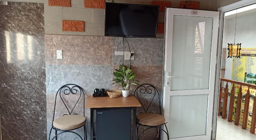 Image of Twin Room with Private Bathroom 3