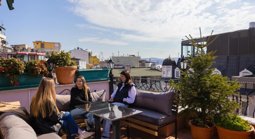Agora Guesthouse - main image