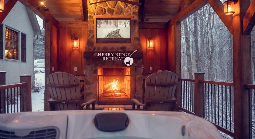 뉴 플리마우스 (OH) Cherry Ridge Retreat Luxury Cabins 4성급 숙소 외관