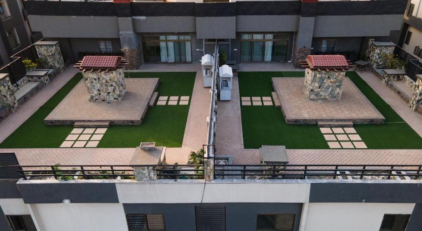 Trivelles Express - Penthouse and Apartment Suites photo