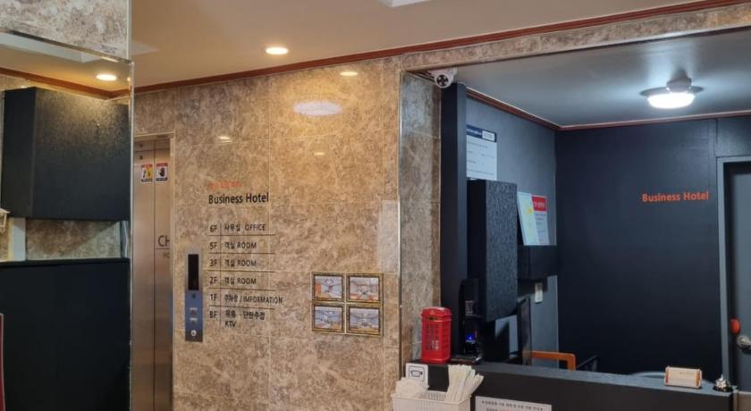 チェジュ Charlie Hotel 3つ星 ホテル 外観