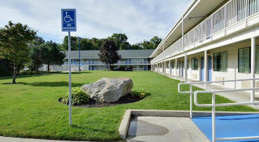 Motel 6-Tewksbury, MA - Boston