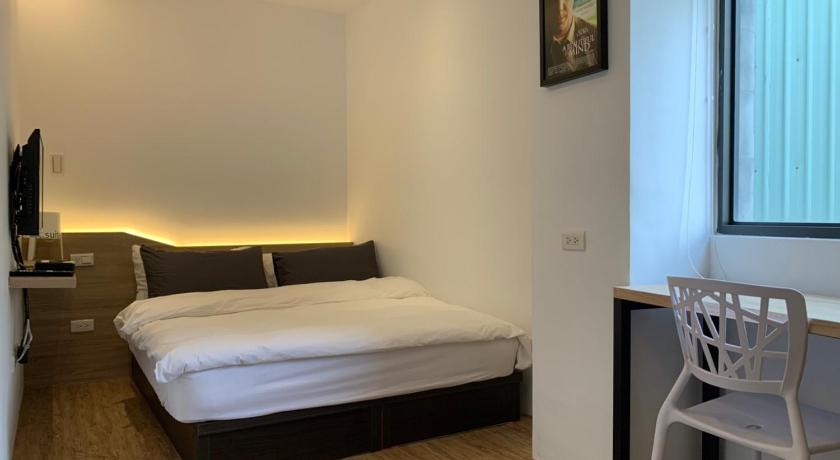 Image of Double Room with Small Double Bed - Non-Smoking 1