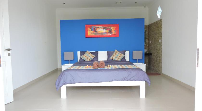 Image of Deluxe Double Pool Side 12