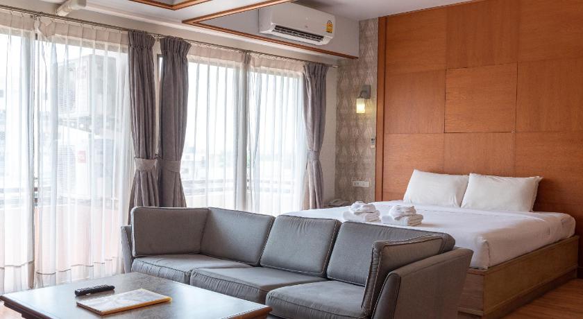 Image of Honeymoon Suite 1
