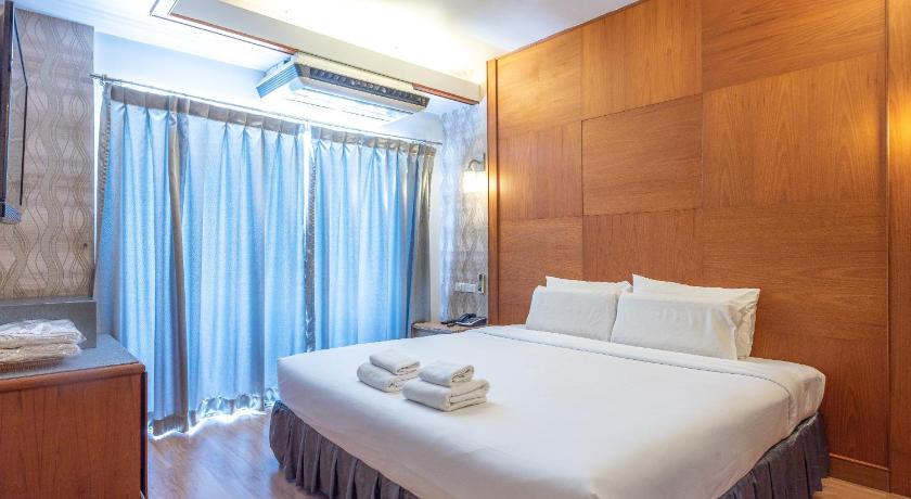 Image of Honeymoon Suite 11