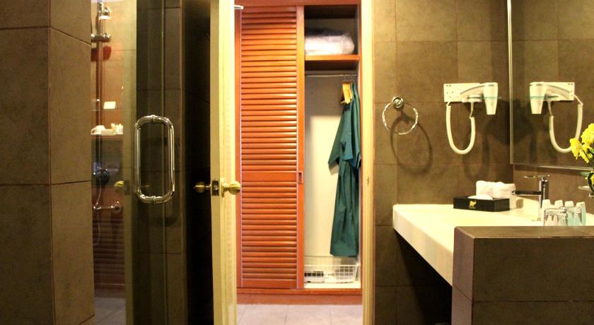 Image of Jacuzzi Suite 4