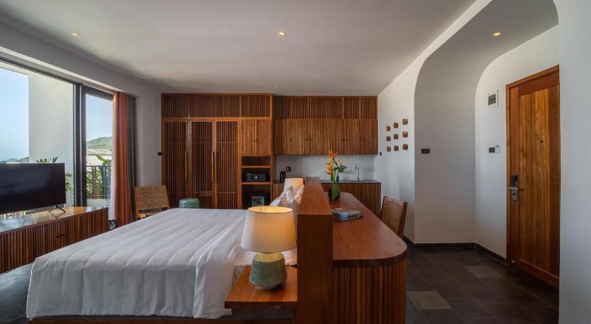 Image of Executive suite 6
