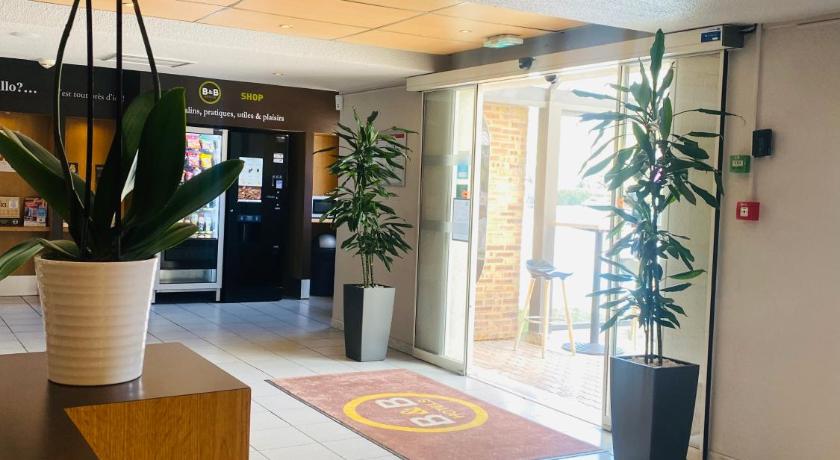 B&B HOTEL Aubagne Gemenos photo