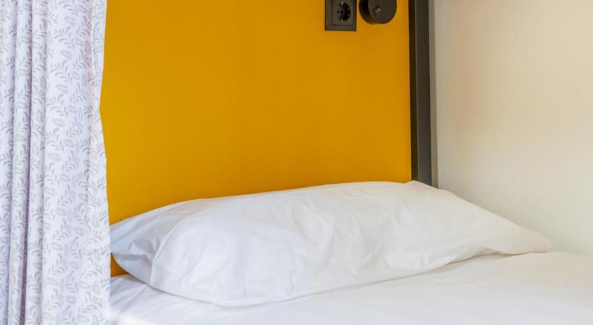Image of 1 Person in 6-Bed Dormitory - Mixed 11