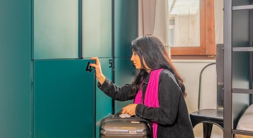Image of 1 Person in 4-Bed Dormitory - Mixed 9