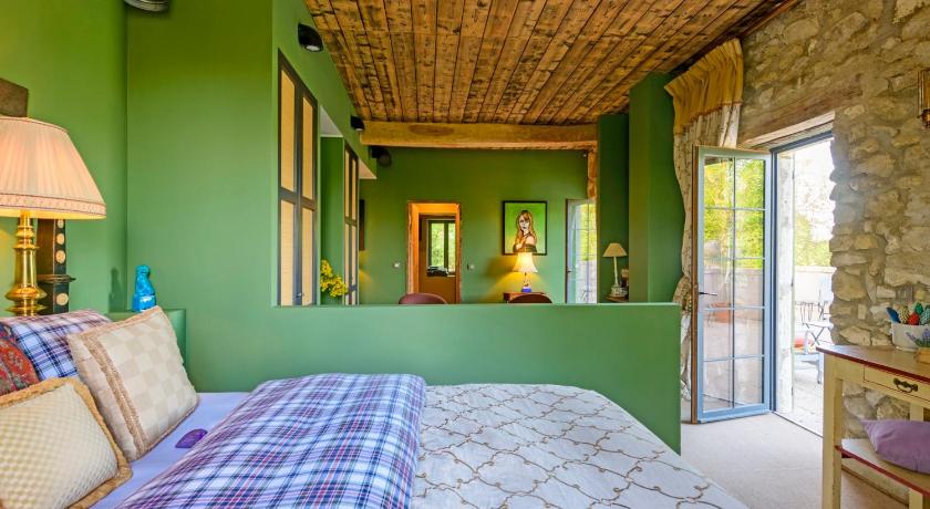 Image of Deluxe Double Room with Shower 10