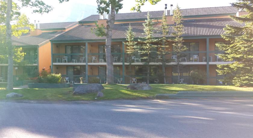 Douglas Fir Resort & Chalets