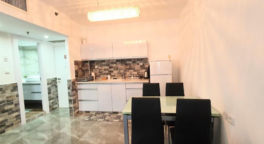 Image of Apartment with Lake View 1