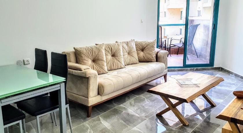 Image of Apartment with Lake View 9