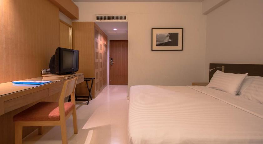 Image of Deluxe King Room 4