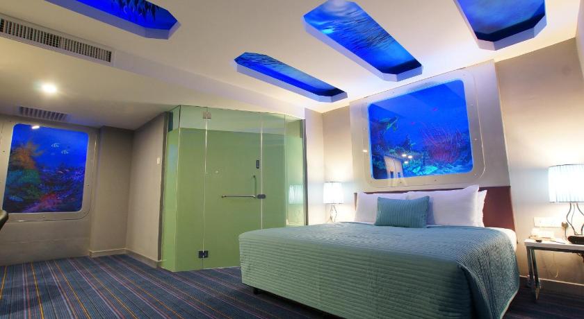 Image of Premier Room 8