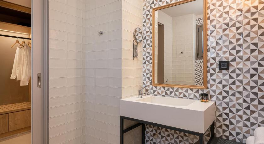 Image of MODERN STYLE STUDIO 30 SQUARE M. 17