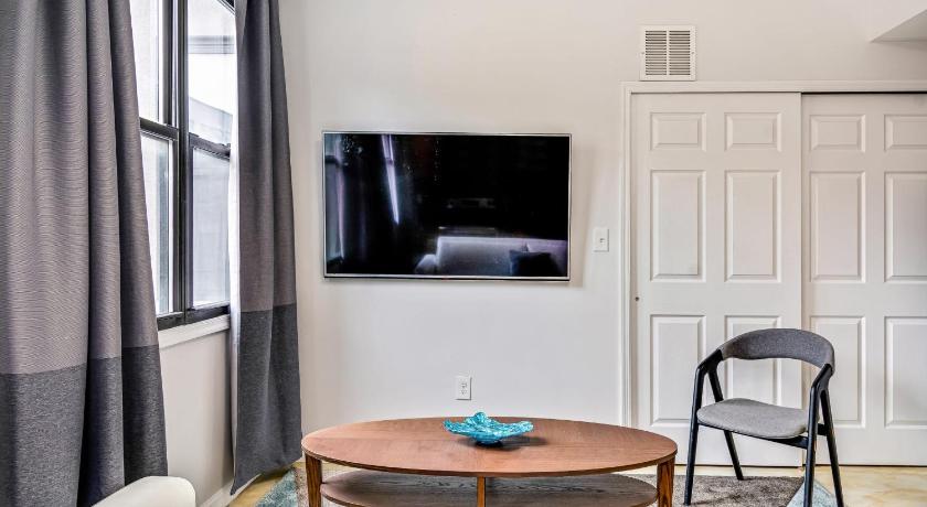 Apartment Getaway photo