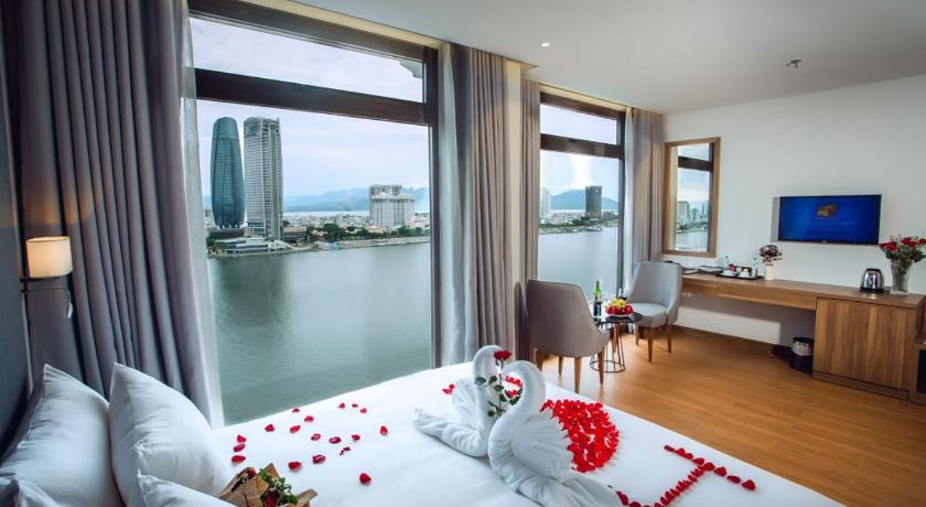 Ảnh của Suite Nhìn Ra Sông (Suite with River View) 3
