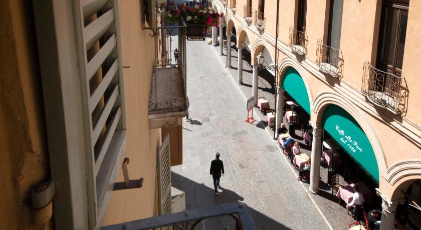 Hotel Broletto photo