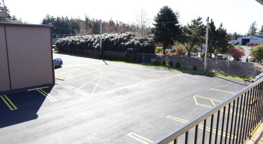 Silver Sands Motel photo