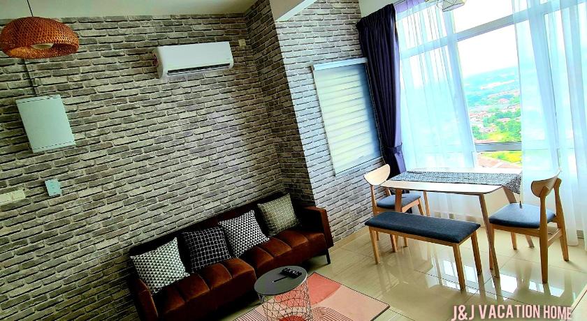 J&J Vacation Home@Novo8 Residence photo