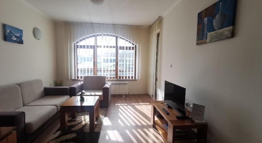 Sunny home by the lift in Bansko