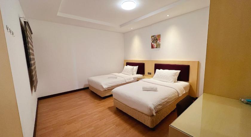 Image of Three-Bedroom Apartment 12