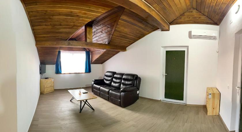 里埃尼 Casa de la Balta 3星级 酒店 泳池