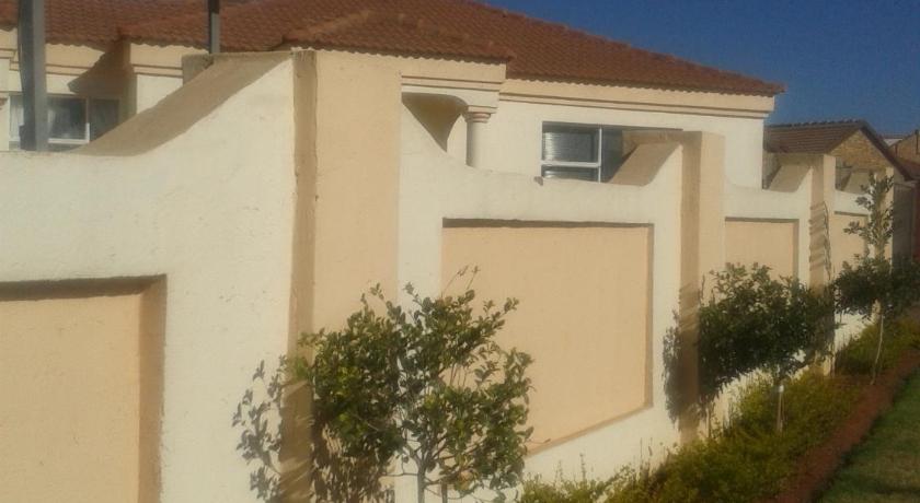 Turquoise View Guesthouse — Hotel in Middelburg