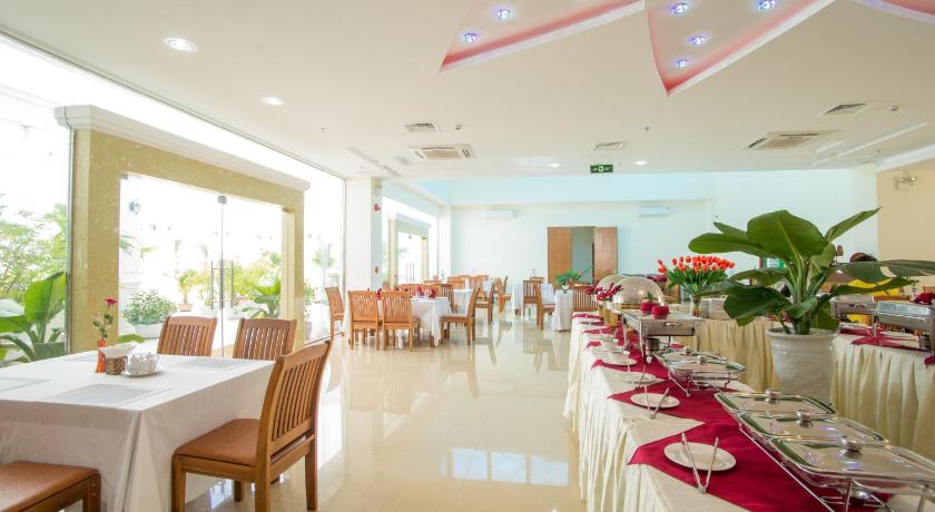 Centre Hotel - image 13