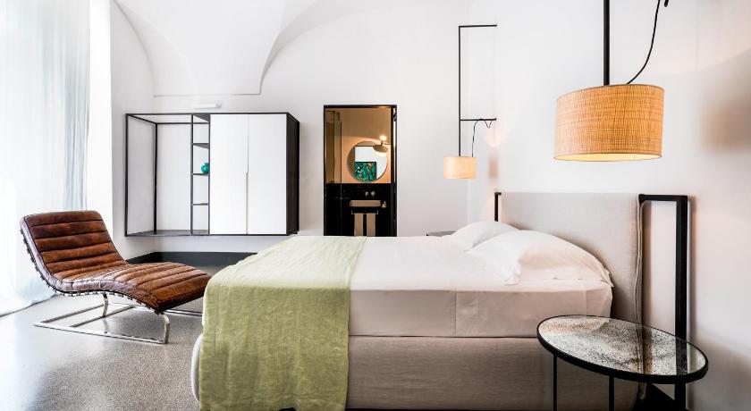 Image of Deluxe Double Room 1