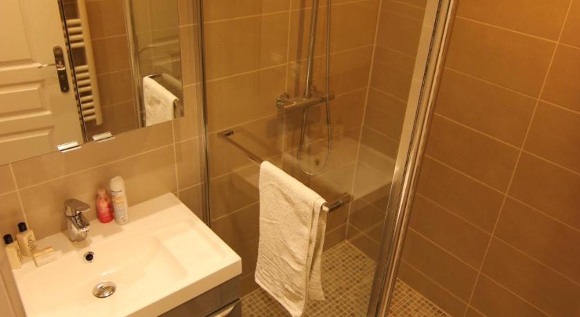 Image of Studio (2 Adults) 2