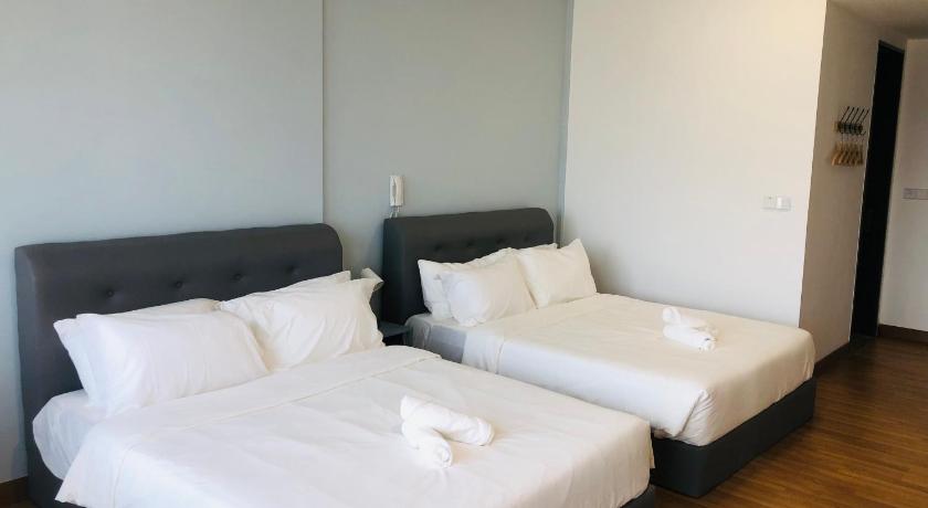Tropicana 218 Macalister Netflix Unit by Blue Sky Holidays photo