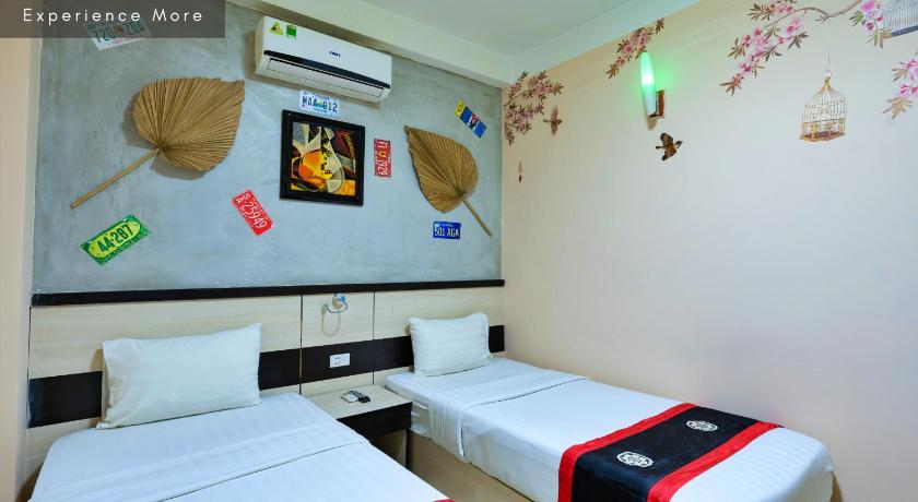 Image of Superior Twin Room No Window 1