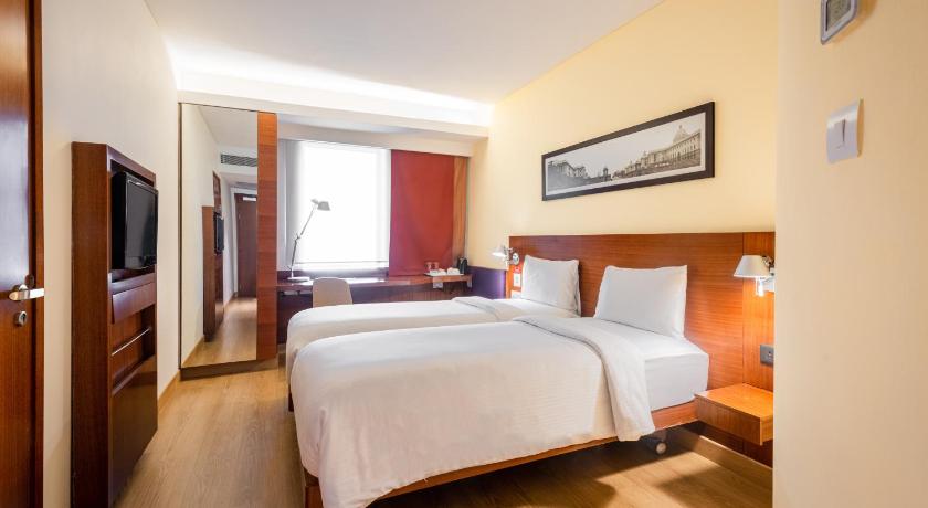 Image of Superior Twin Room - Pool View with 2 Complimentary Beers Per Day 0