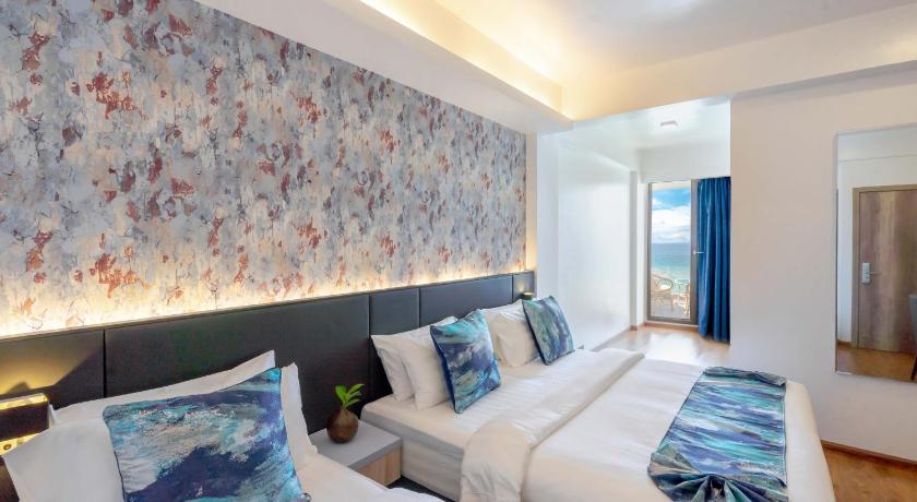 Image of Premium Super Deluxe Room with Balcony and Seaview 8