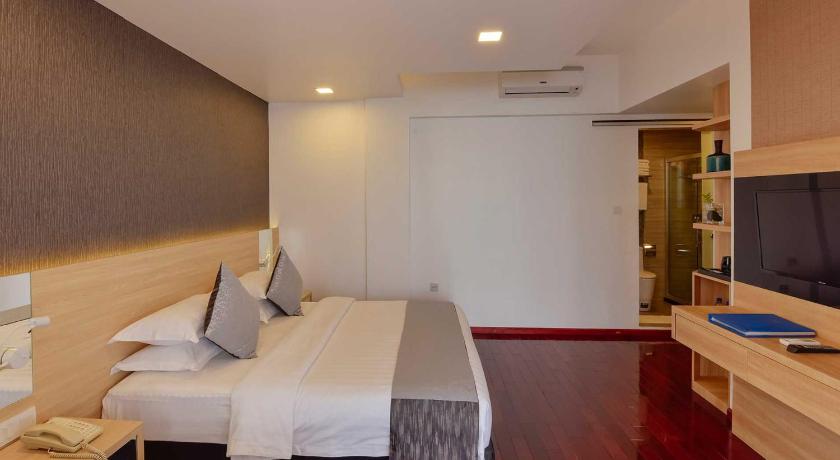 Image of Super Deluxe Room with Balcony and Island View 6