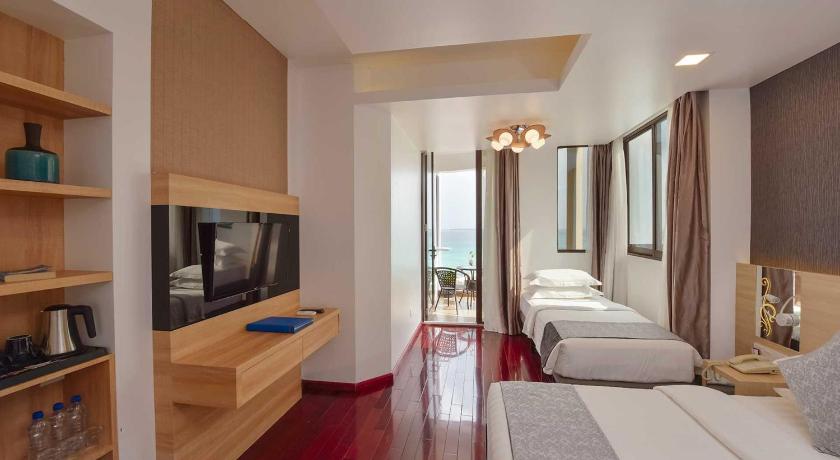 Image of Super Deluxe Room with Balcony and Island View 0