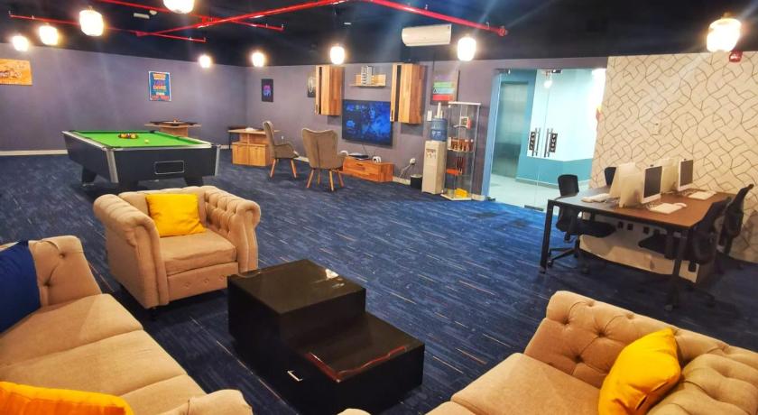 Resivation Hotel - image 6