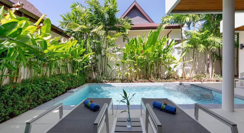 VILLA BATAM Laem Ka style by Tropiclook photo