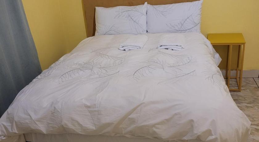 Jacmo Guest Private Rooms — Hotel in Cape Town