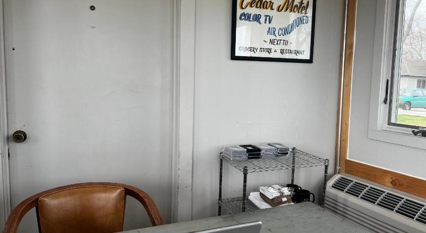 The Cedar Motel photo