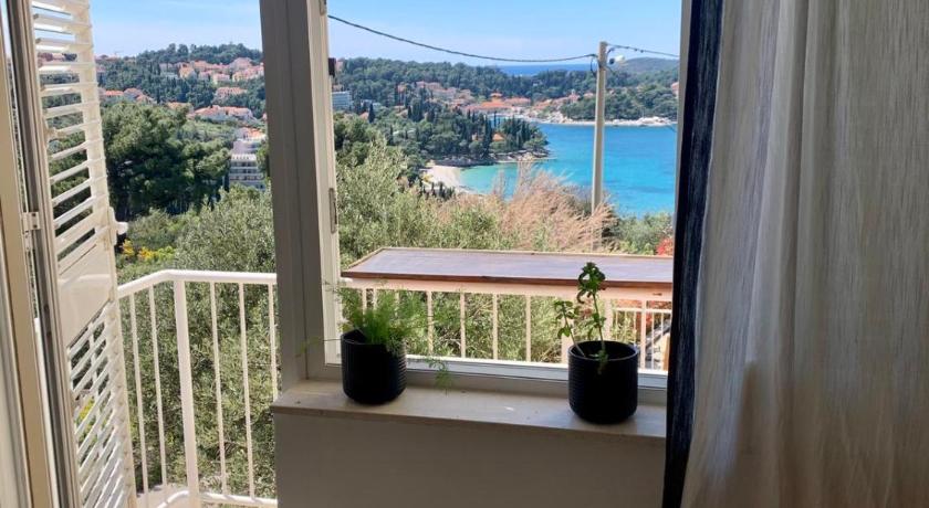 Comfort 1-Bedroom Apartment with Pool & Sea view photo
