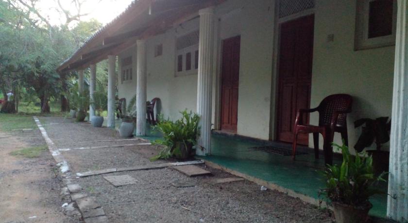 SiriMadura Hotel photo