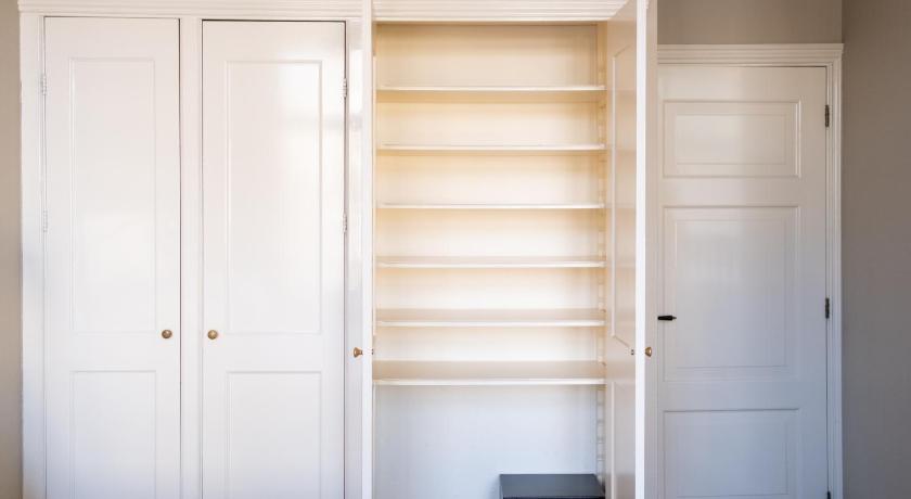 Image of One-Bedroom Apartment 11