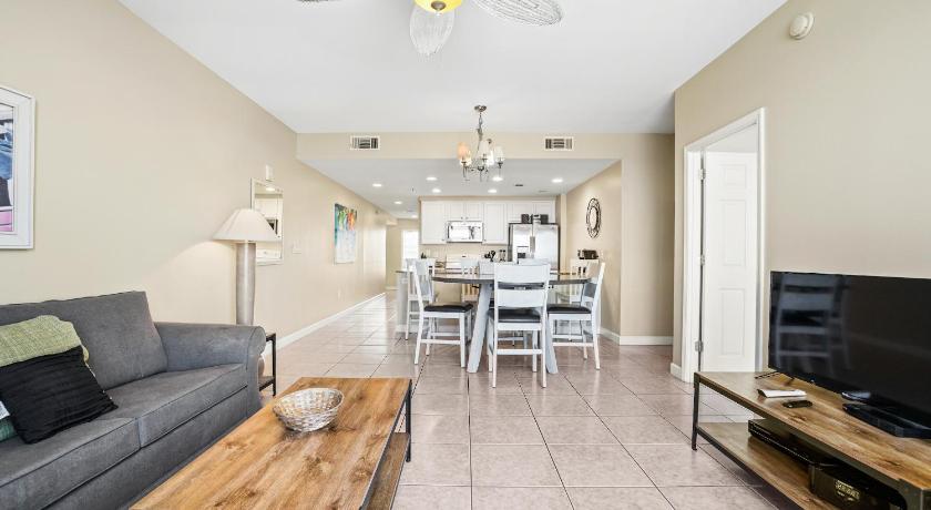 Image of Two-Bedroom Apartment 2103E. 4