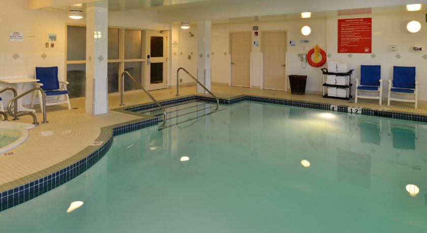 Holiday Inn Express Edmonton North photo