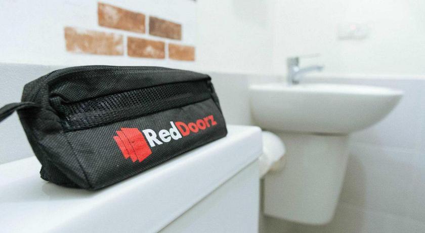 RedDoorz @ Hotel Rumberpon Sorong – Sorong, WA